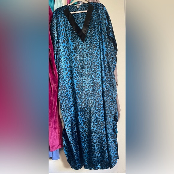 Winlar silky soft satin Leopard Print Caftan OS blue/black - Picture 5 of 7